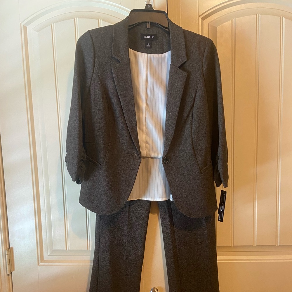 A. byer work suit 2 piece